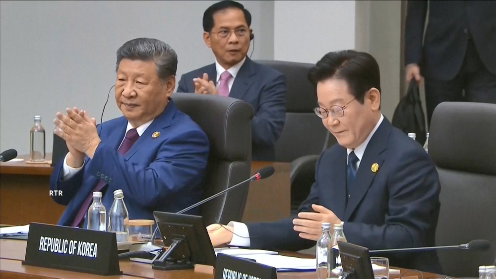 習近平喝了「皺眉又眨眼」　APEC晚宴「柚子馬格利酒」引熱議