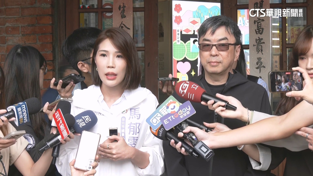 馬郁雯正式參選「中正萬華」　段宜康陪掃街