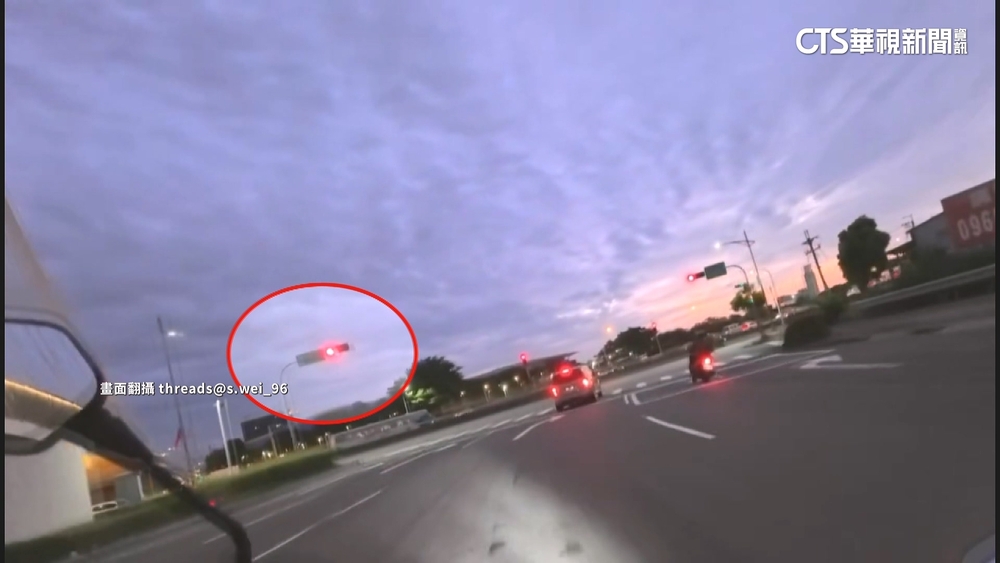 「綠燈秒跳紅燈」害違規？　騎士怨搶錢　交通局：已修復