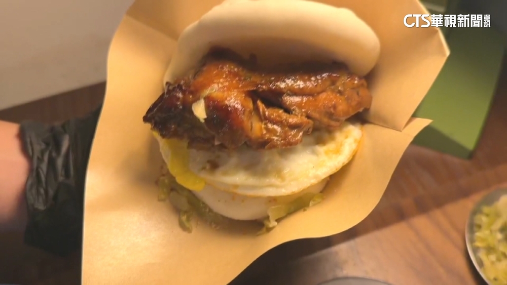 肉蛋吐司.刈包「改用雞肉」更好吃　民眾排隊嘗鮮