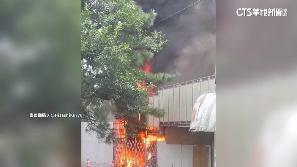 日本東京電車鐵軌火災停駛 民眾曝「爆炸聲巨響」