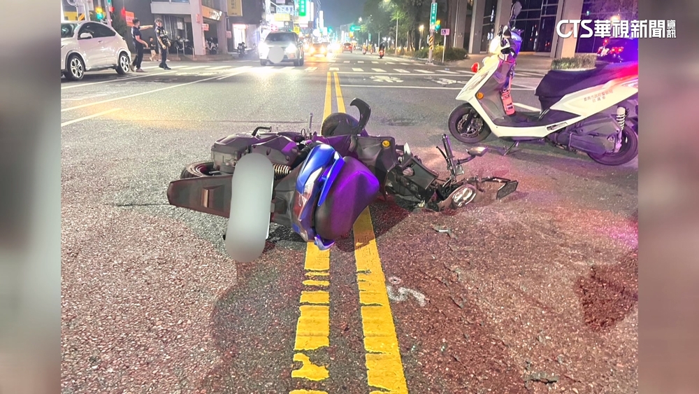 派出所前逆撞機車！　騎士頭部重傷　駕駛肇逃稱「恍神」