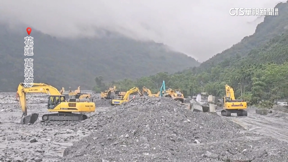 馬太鞍溪漫流明利村釀災　大型機具進河道清淤導流