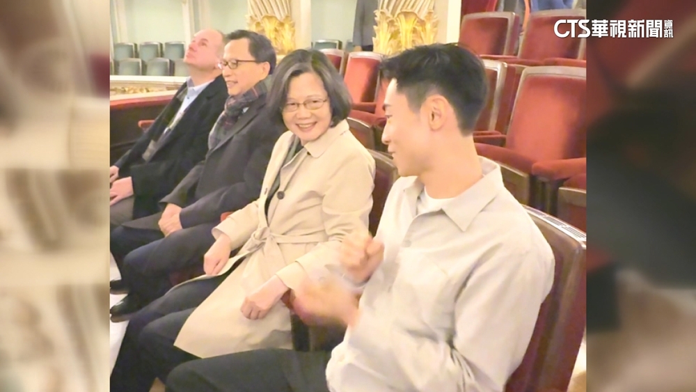 「有時間記得回台灣！」　蔡英文訪「歐積電」勉台籍工程師