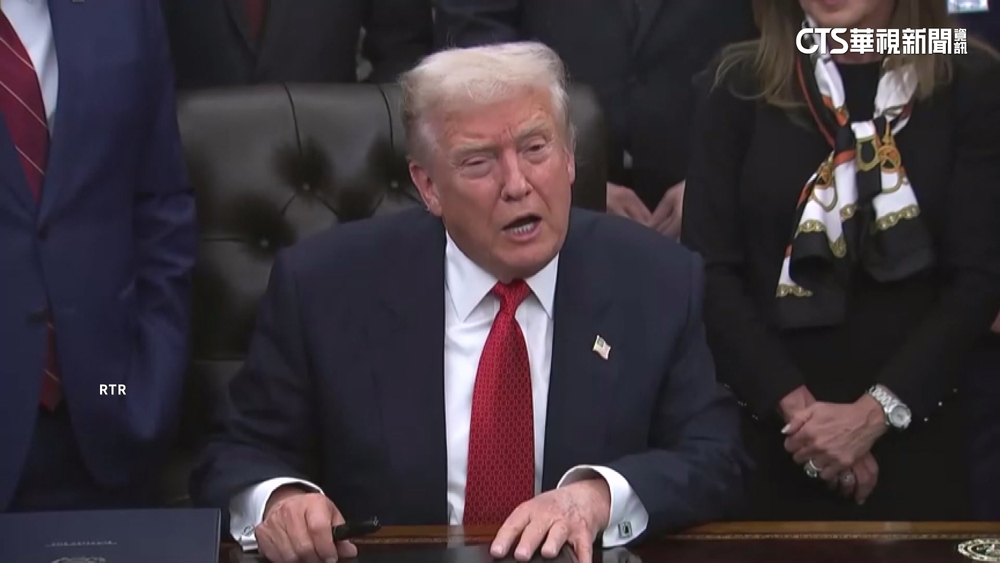 美政府停擺43天落幕！　川普簽署法案恢復聯邦政府運作