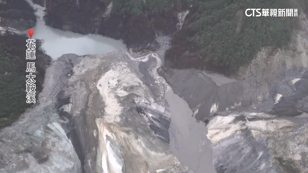 新堰塞湖提早溢流　明利村+馬太鞍溪便橋再遭衝擊