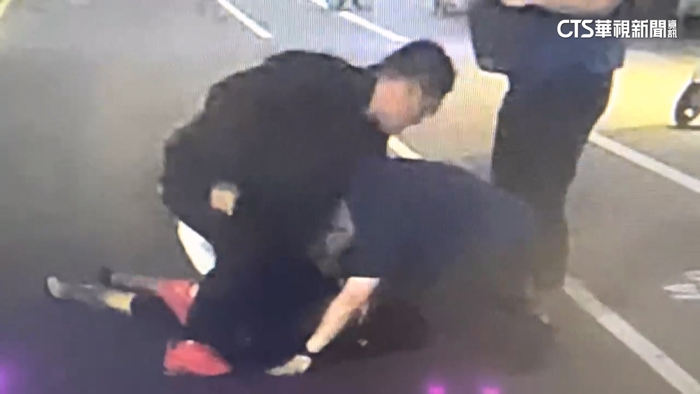 網路互嗆談判醫院旁開槍！31歲嫌遭警追捕壓制法辦