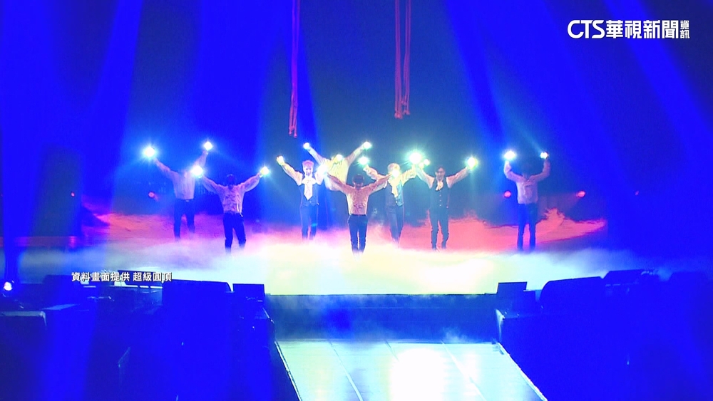 SJ首唱大巨蛋！　場外搶拍「錢柱」始源　粉絲：會變有錢