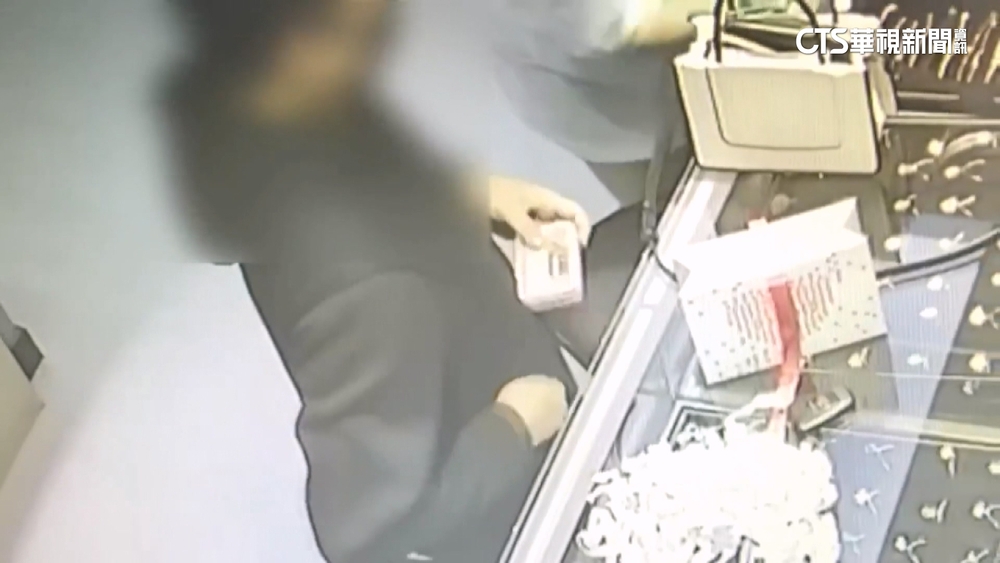 銀樓面交遇賊　假買家趁整理瞬間偷走6萬5金手鍊