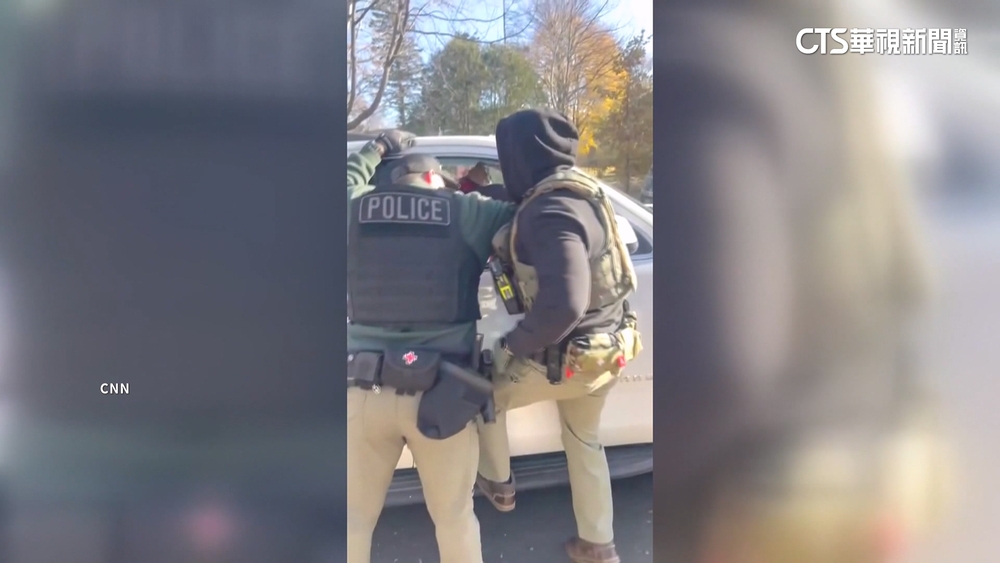 美ICE大抓捕！　男上班途中遭拖下車壓制在地