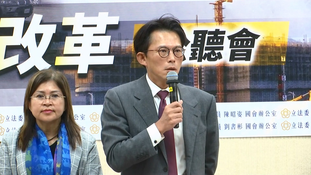 鄭麗文兩岸路線走「一中憲法」　黃國昌喊「兩岸多溝通」：降低擦槍走火風險