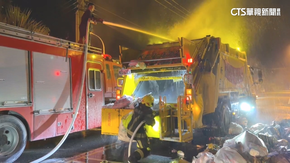 資源回收車突起火燃燒　清潔隊疑廢棄鋰電池惹禍