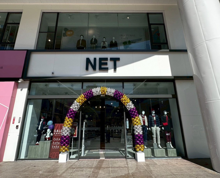 阿嬤乘代步車停門口　NET店員「1暖心舉動」　20萬人噴淚：老闆快加薪