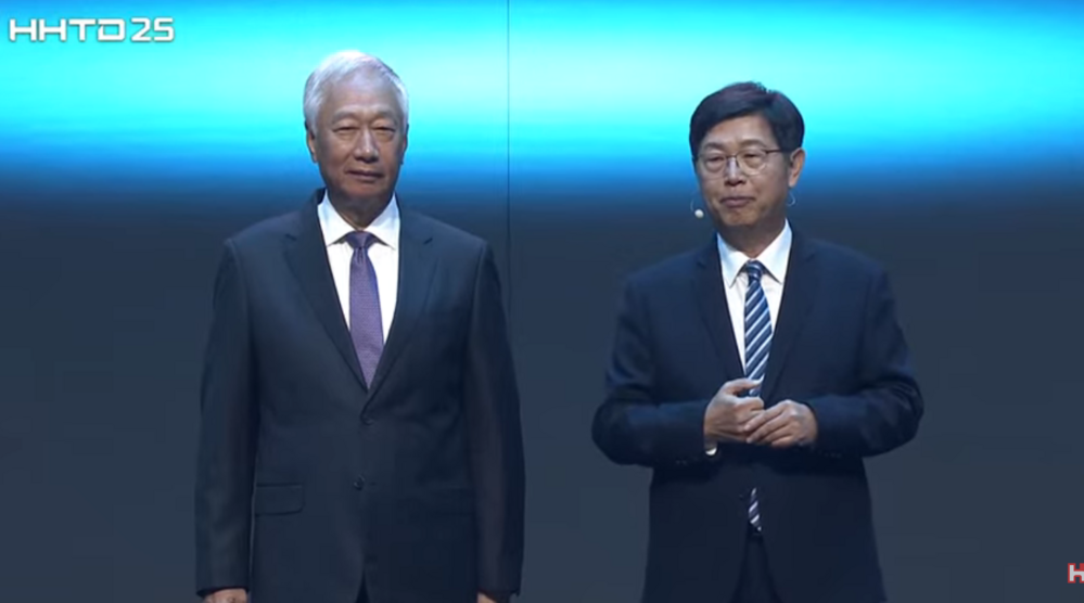 郭台銘一頭白髮現身2025鴻海科技日　劉揚偉致謝：沒有郭董就沒有鴻海