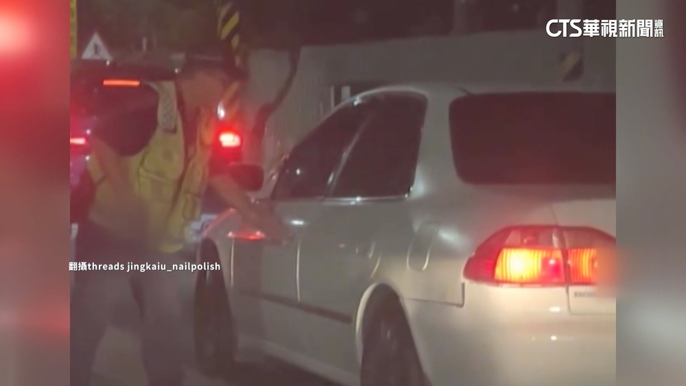 無照拒檢警拔槍對峙！　男逃逸後到案稱「心虛」