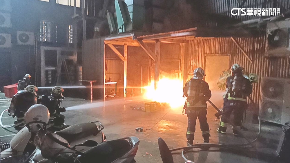 5桶瓦斯陷火海！串燒店疑更換瓦斯不慎　火吻員工臉