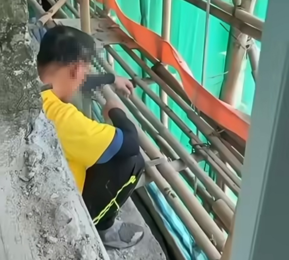 人禍？香港宏福苑44死惡火　「工人蹲鷹架抽菸」影片瘋傳