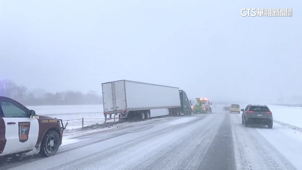 天候惡劣憑添變數　感恩節假期遇暴雪龍捲風
