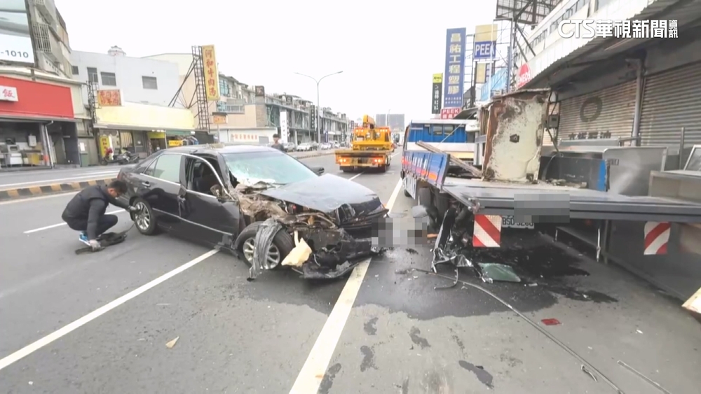 轎車連撞3車！騎士閃不及追撞傷　駕駛徒步逃逸