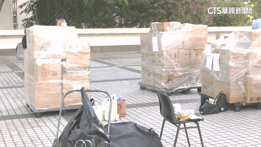 宏福苑災後物資站遭撤惹議　志工：平台還給附近居民