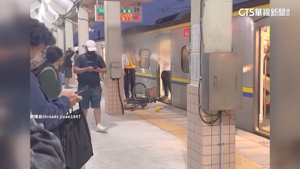 「人多怎放單車？」與台鐵員爆口角　擋門致「延誤3分鐘」