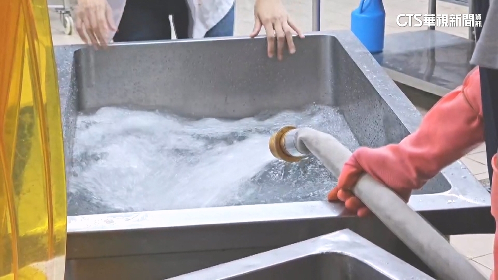 感測器故障害的？　基隆水仍有油味　水車急支援學校