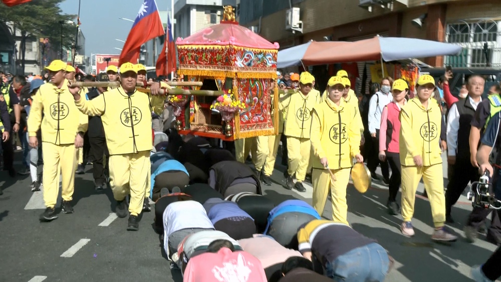 粉紅超跑南下高雄3天！ 今晚駐駕紅毛港朝天宮