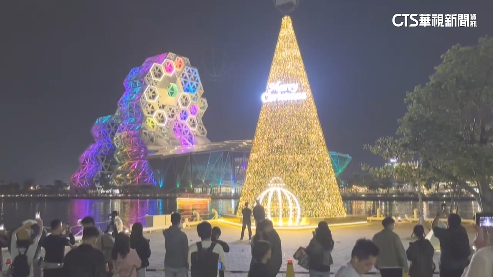 高雄週末好熱鬧！　AAA頒獎典禮.白沙屯媽都來了