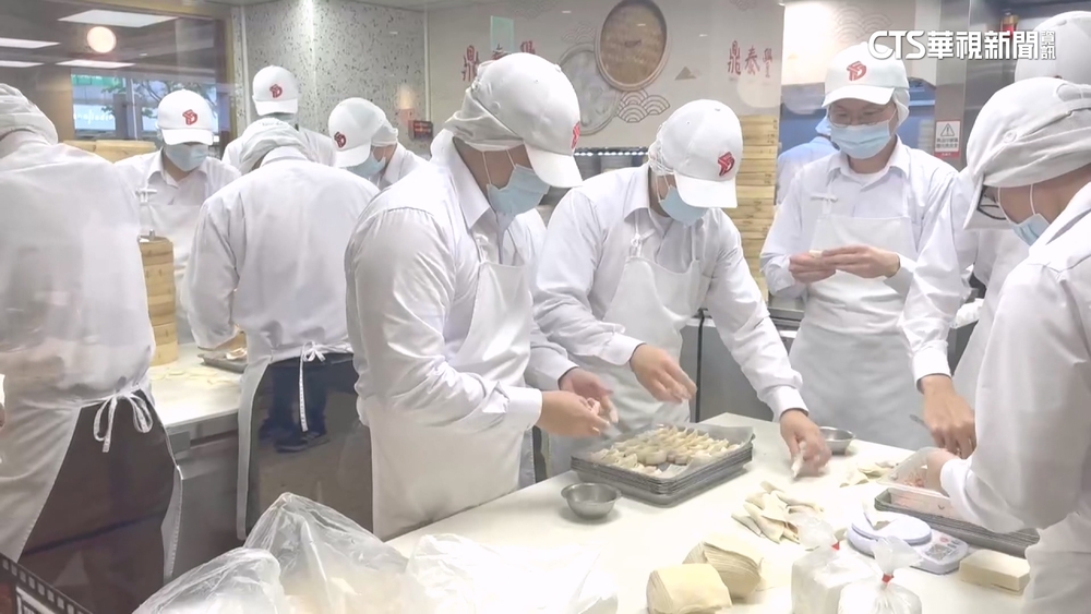 遭爆內用想外帶辣油「禮遇外籍客？」　鼎泰豐駁：僅限外帶