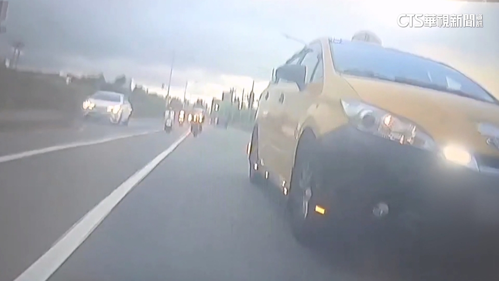 宜蘭運將遭控緊貼車尾逼騎士　2個月後撞傷行人
