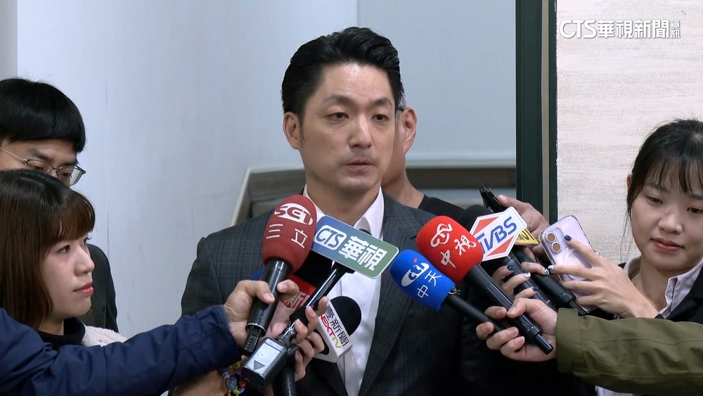 蔣萬安再批禁小紅書　吳怡農：顯示其保守.請提出做法