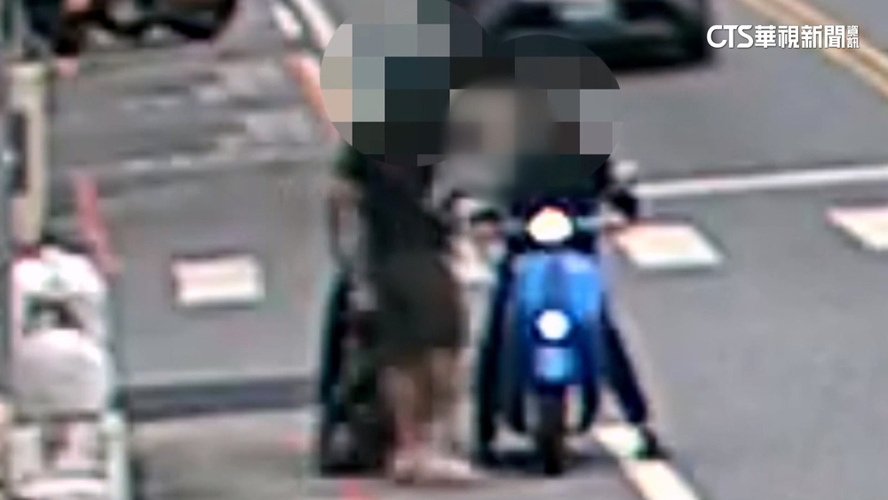 騎士險撞2車還持利器恐嚇！　警搜出毒品.多把利器送法辦