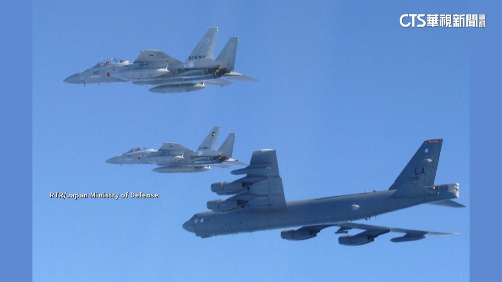 回應中俄軍機騷擾　美日戰機日本海上空聯合演訓