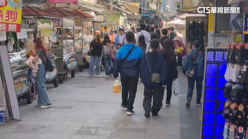 韓團開唱.活動多！　新崛江湧人潮　店家有感：業績多3成