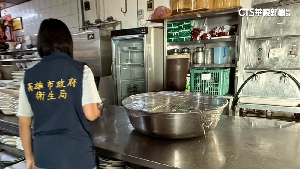 高雄某飯店爆「11人食物中毒」2人就醫　衛生局急採檢