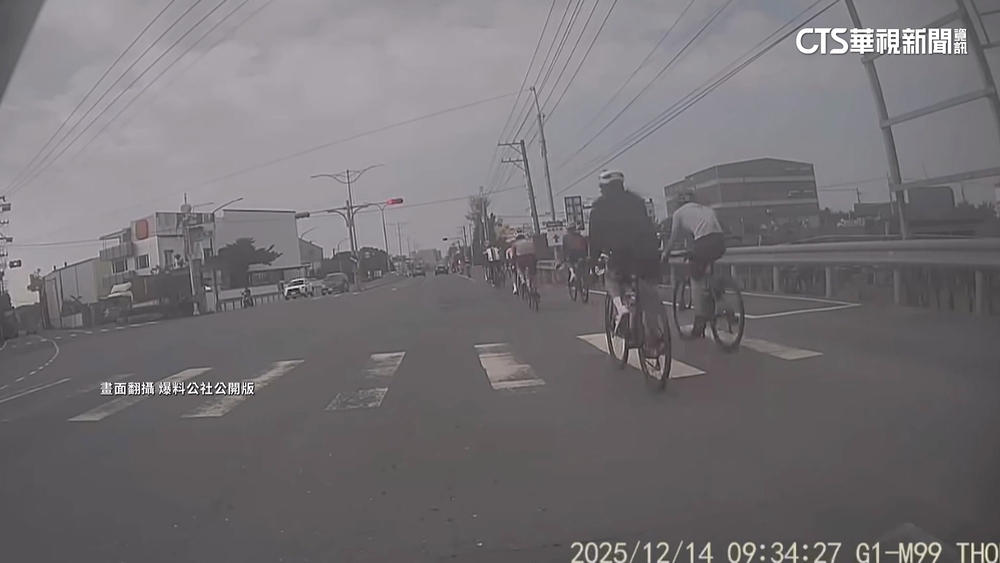 高雄自行車賽選手闖紅燈　警滑手機未取締遭認失職