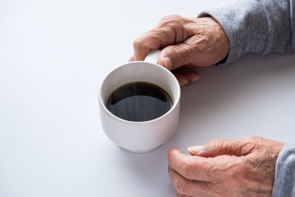 超商店員拒賣爺爺咖啡！暖心真相曝　網讚：好貼心又溫柔