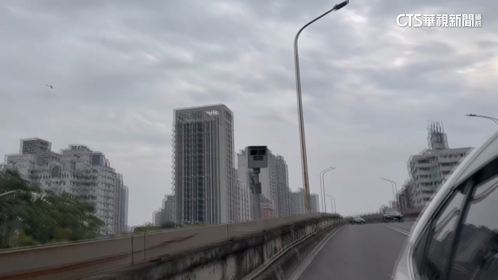 高雄陸橋民怨陷阱王！　限速40公里.9月內開1632張罰單