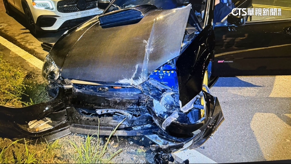 路檢驚魂！「硬皮鯊」失控衝對向　名車衰遭撞3歲童傷