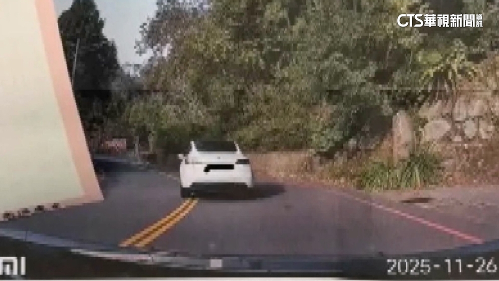 日月潭跨雙黃線超車遭檢舉！當事人喊冤　警：違規