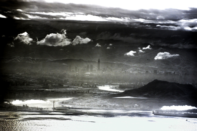 分析共軍俯瞰101照「長焦距呼嚨人」　軍事粉專：拍到月球坑洞也上不去