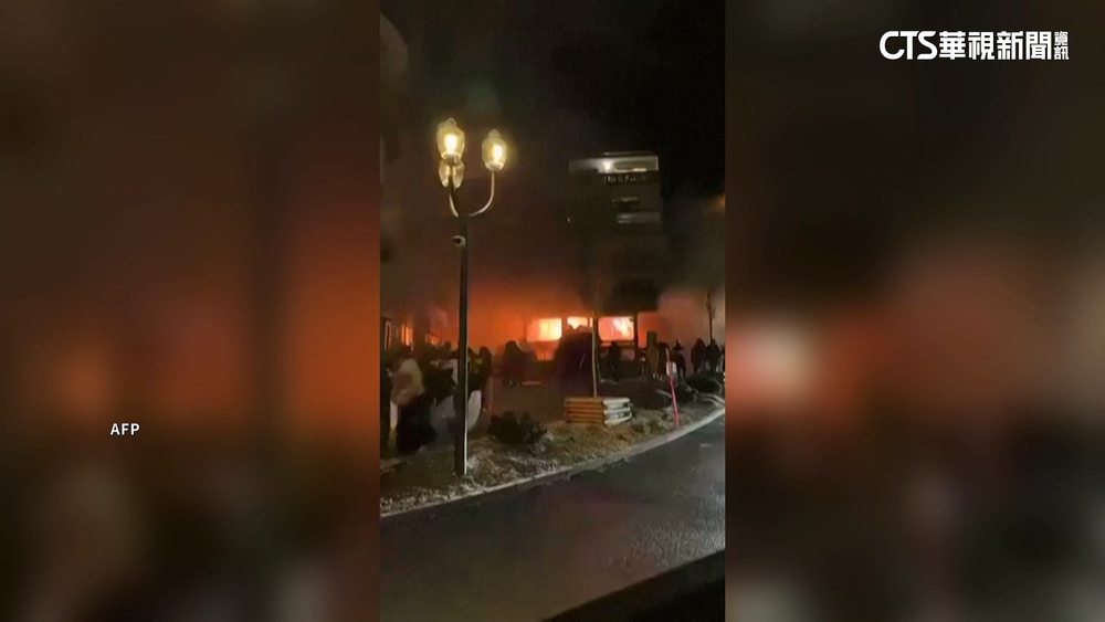 瑞士滑雪勝地酒吧新年爆炸　大火釀多人死傷