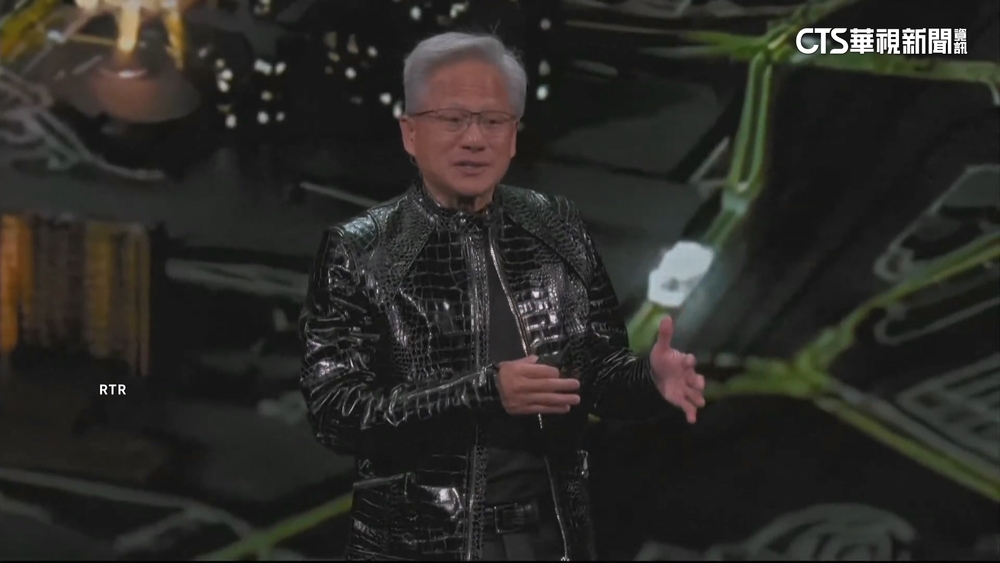 黃仁勳發表自駕AI模型Alpamayo　可思考可推理