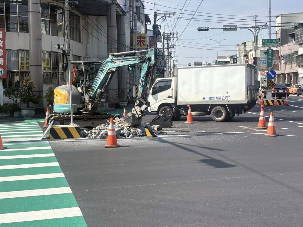 庇護島「十天4起車禍」　藍議員喊「車撞可索賠」 cheap傻眼：看了什麼
