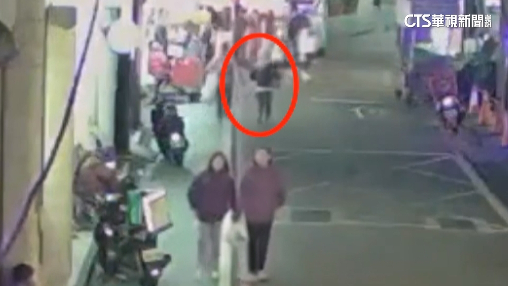 男子超商行竊2悠遊卡+8包裹　警民合作逮人