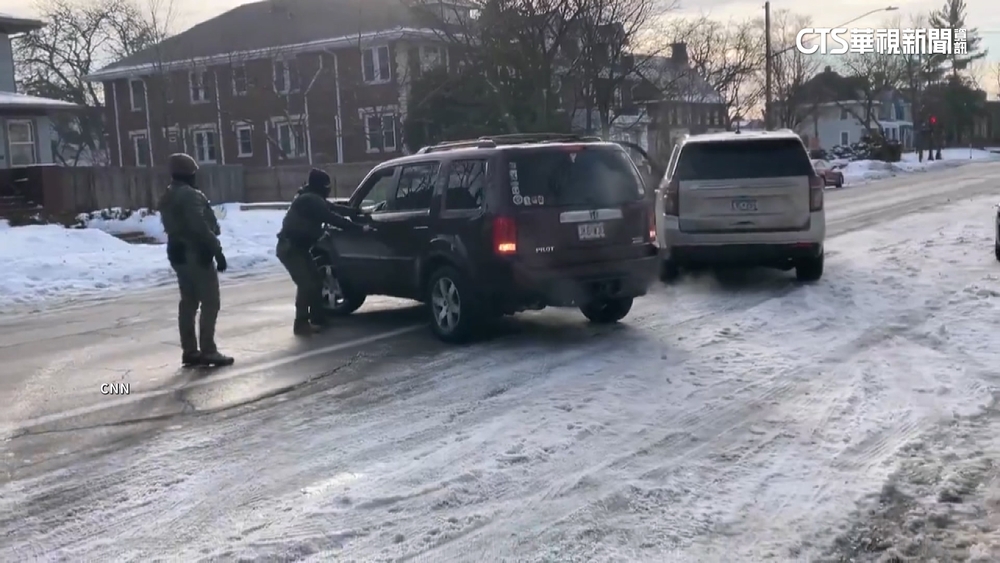 美ICE執法誤殺37歲三寶媽　目擊者公開各視角影片