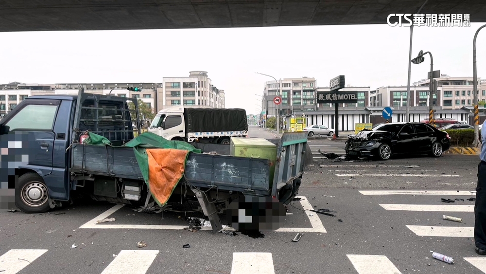 疑左轉未禮讓！貨車撞上直行轎車　輪軸解體噴飛