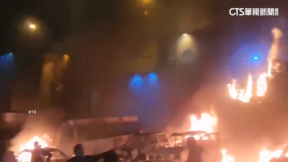 大規模鎮壓前兆？伊朗示威潮升溫　全國突斷網