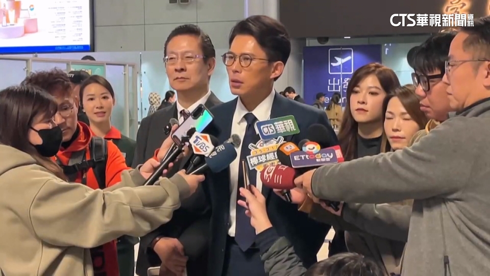 黃國昌快閃訪美稱談「關稅.軍購」　綠質疑：代表政府簽字？