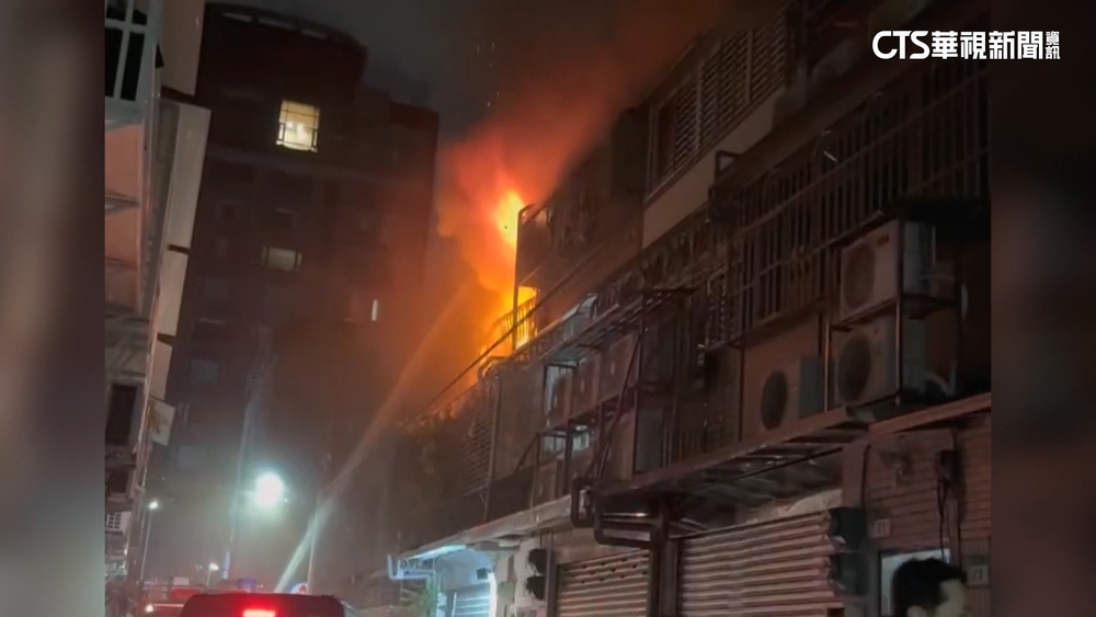 士林清晨火警！　公寓3樓陷火海　佛堂疑起火點